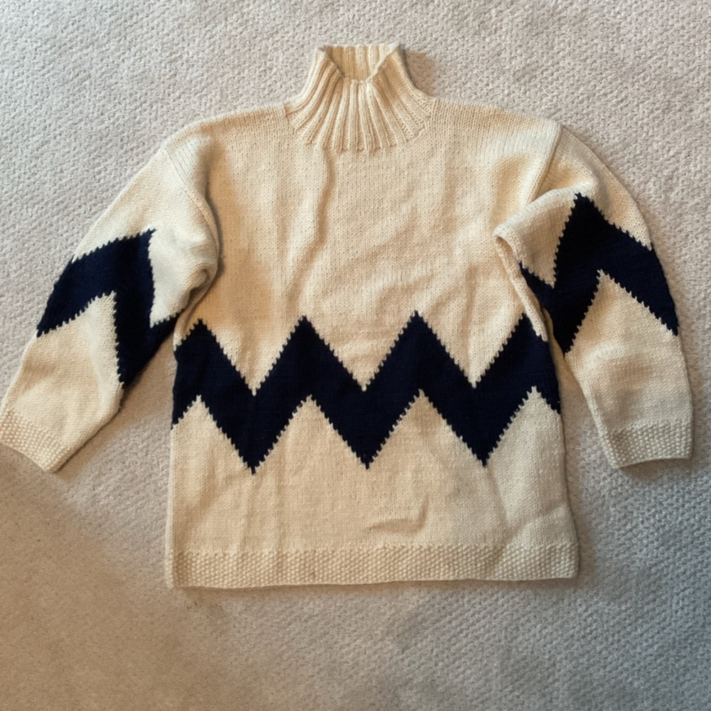 Vintage Amano wool hand knit sweater navy zigzag pattern